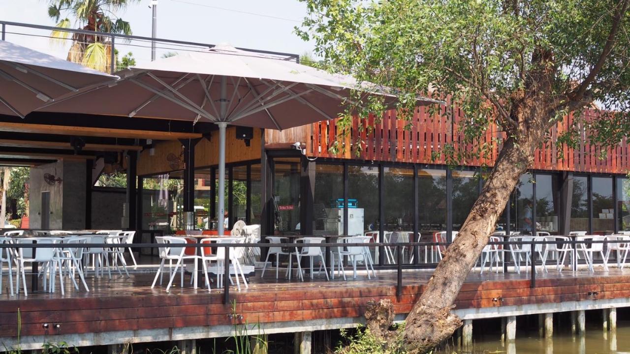 The Grace Amphawa Hotell Samut Songkhram Exteriör bild
